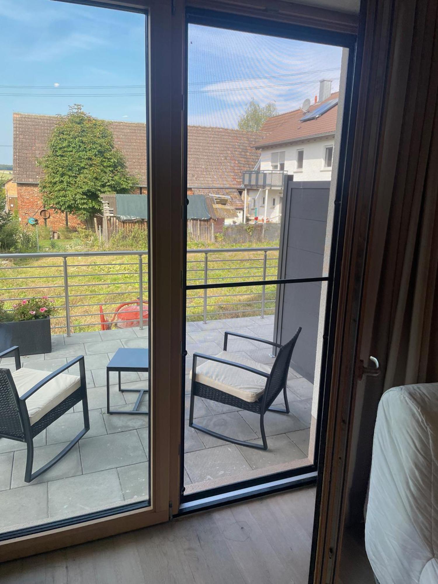 Modernes & Gepflegtes Hotelzimmer Mit Kueche! Bernstadt  Exteriér fotografie